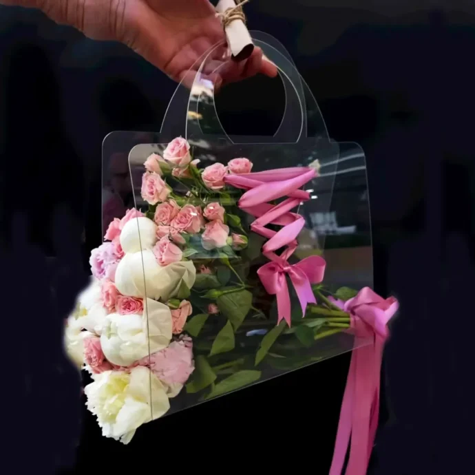 ⁦باقة الورود الاصطناعية الفاخرة مع الحقيبة الشفافة⁩ - الصورة ⁦3⁩